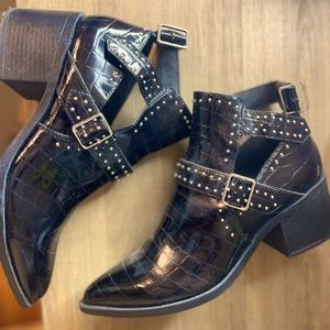 Steve Madden snake skin booties